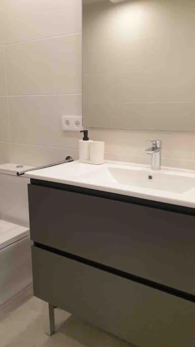 Apartament Piso Nuevo, Pk Pequeno Y A 5 Min De La Playa Caminando Cadaqués Zewnętrze zdjęcie